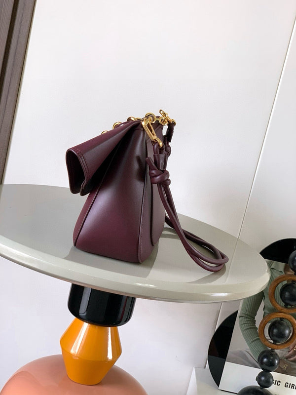 Sac à main Loewe Ola Medium 26 cm en cuir de veau bordeaux argenté 274222