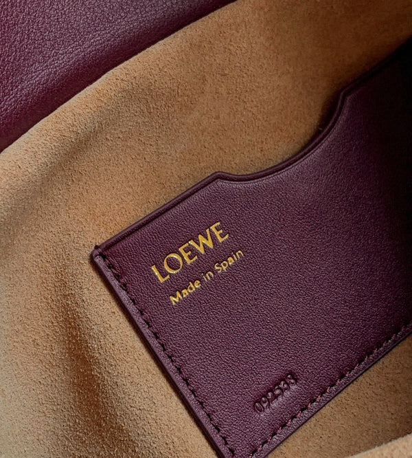 Sac à main Loewe Ola Medium 26 cm en cuir de veau bordeaux argenté 274222