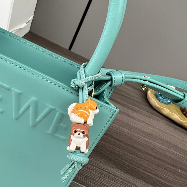 Sac cabas LOE Standard A5 en cuir de veau turquoise brillant 274269