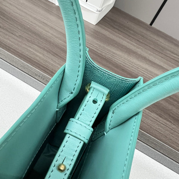 Sac cabas LOE Standard A5 en cuir de veau turquoise brillant 274269