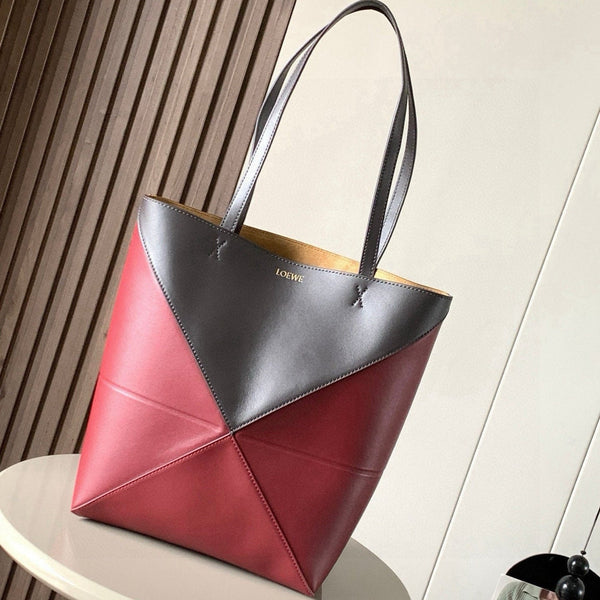 LOE 31 Sac cabas pliable moyen en cuir de vachette brillant bordeaux mélangé chocolat 274321