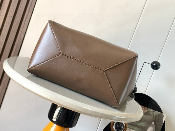 Sac fourre-tout pliable moyen LOE 31 en cuir de vachette brillant vert chasseur ambre 274319