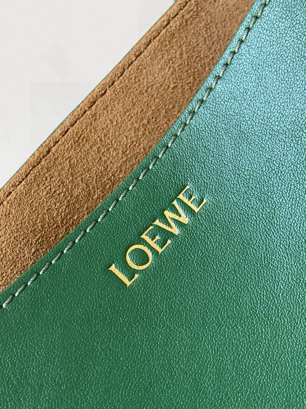 Sac fourre-tout pliable moyen LOE 31 en cuir de vachette brillant vert chasseur ambre 274319