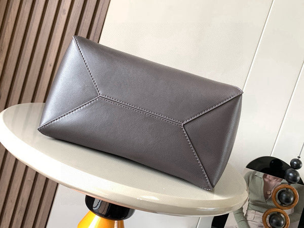 Cabas Pliant LOE 31 de Taille Moyenne en Cuir de Vachette Brillant Gris Asphalte 274317
