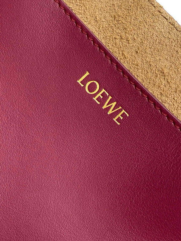 Cabas pliant LOE 31 de taille moyenne en cuir de vachette brillant rouge cramoisi 274309