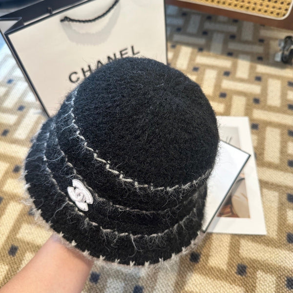 Chanel Nouveau Chapeau Bob en Maille Mélange de Laine Automne/Hiver Noir 960028