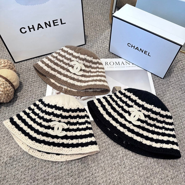 Chanel Simple Nouveau Tricot Laine Blanc Noir de Pêcheur 960051