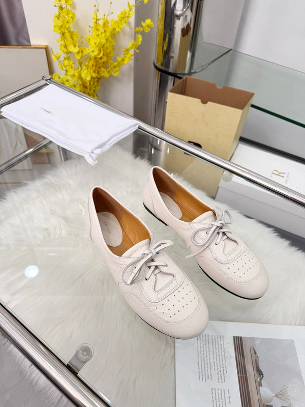 Mocassins plats à lacets The Row 2026 neufs en peau de mouton blanche 576850