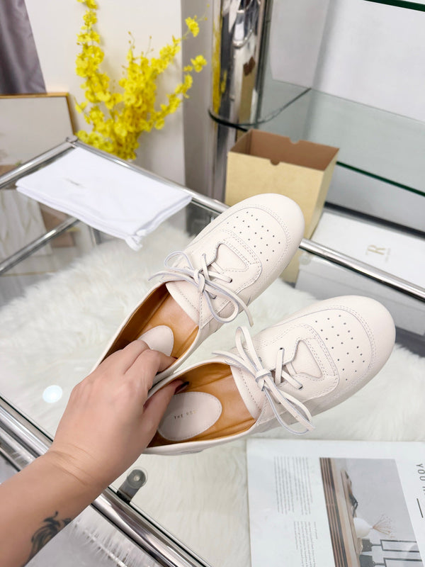 Mocassins plats à lacets The Row 2026 neufs en peau de mouton blanche 576850