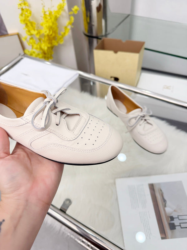 Mocassins plats à lacets The Row 2026 neufs en peau de mouton blanche 576850
