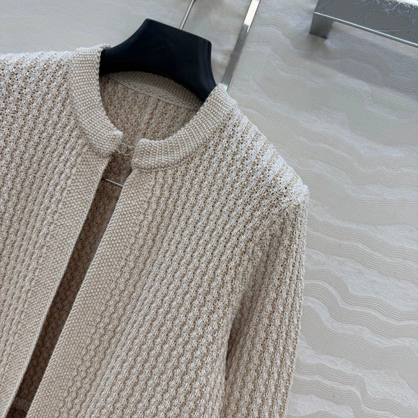 Cardigan en laine beige Chanel 26c, avec boucle en strass 333717