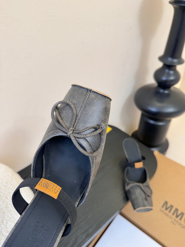Maison Margiela Split-Toe Chunky Heel Mary Jane Black Flat Cowhide 580449