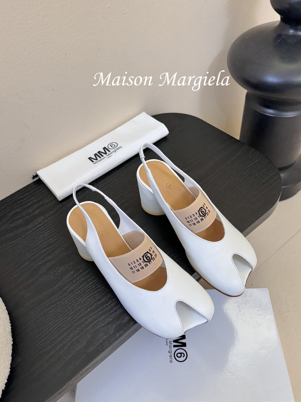 Maison Margiela Peep-Toe Tabi Chunky Heel Slingback en cuir d'agneau blanc 580438