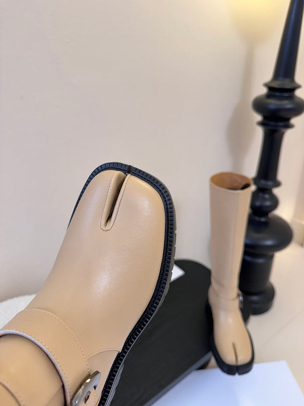 Maison Margiela 25AW Nouvelles Bottes Rider Tabi Beiges Peau de Mouton 580423