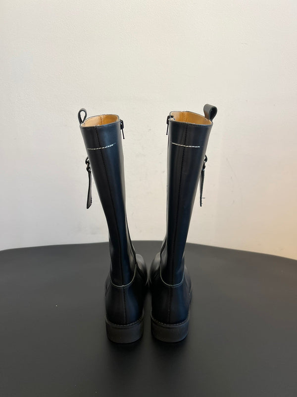 Maison Margiela 25ss Bottes d'équitation hautes à bout carré en cuir noir brillant 580415