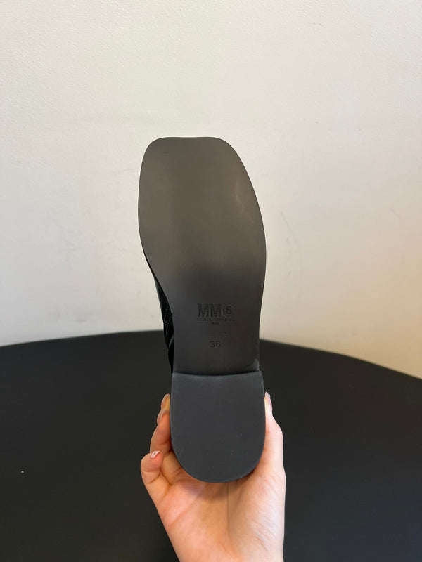 Maison Margiela 25ss Bottes d'équitation hautes à bout carré en cuir noir brillant 580415