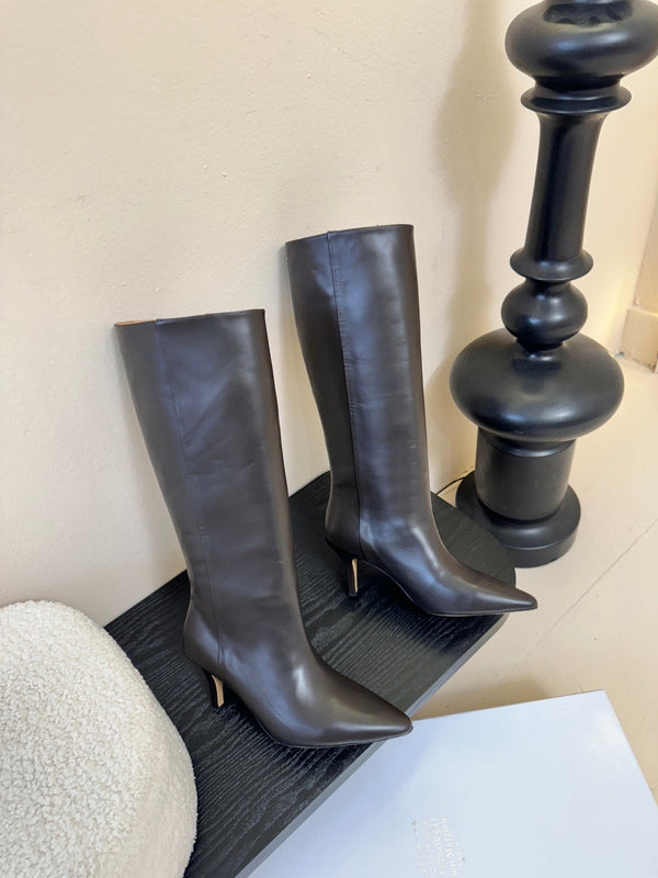 Bottes hautes pointues Maison Margiela marron en cuir de vachette 580446