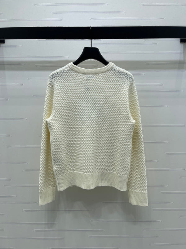 PULL EN TRICOT BLANC AVEC LOGO CHANEL 26 335409