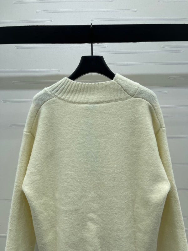 CHANEL 26 FOULARD ET PULL COL V BLANC 335372