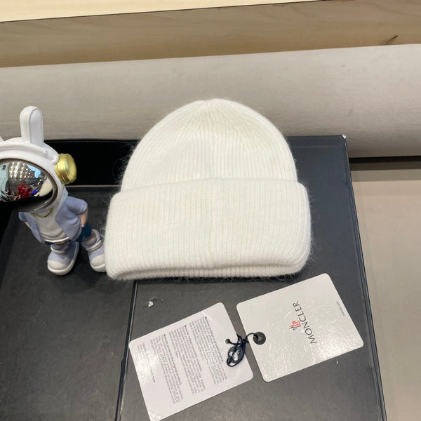 Moncler Classic White Knit Hat in Cashmere 980190