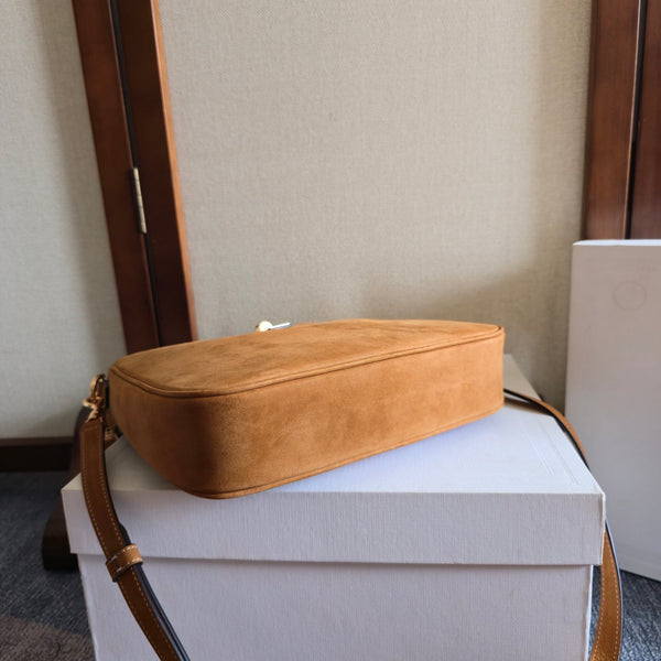 Sac Celine New Camille 16 souple marron en cuir de veau 276174