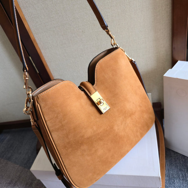 Sac Celine New Camille 16 souple marron en cuir de veau 276174