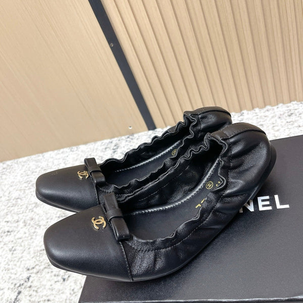 Chanel 26 Ballerines Noires à Volants en Agneau 591373