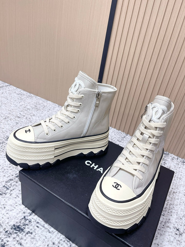 Baskets montantes décontractées Chanel à plateforme bleu clair en cuir de vachette 591370