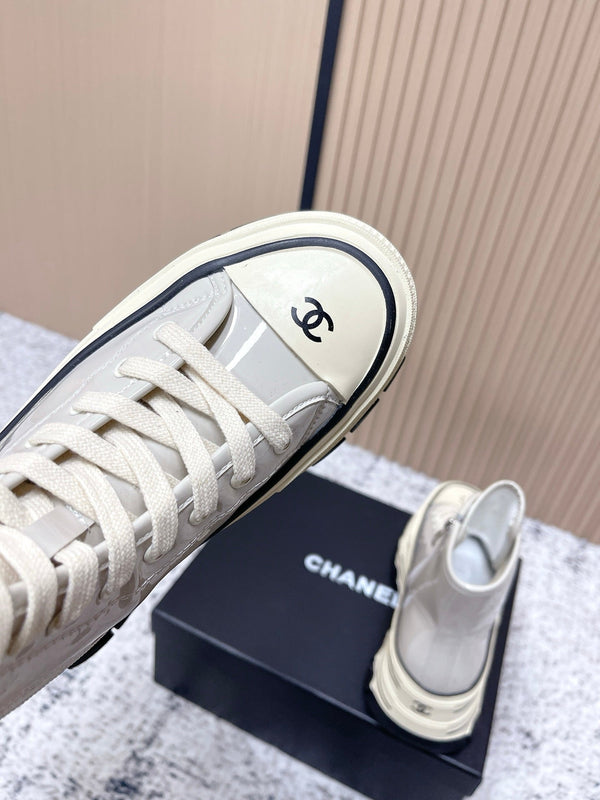 Baskets montantes décontractées Chanel à plateforme bleu clair en cuir de vachette 591370