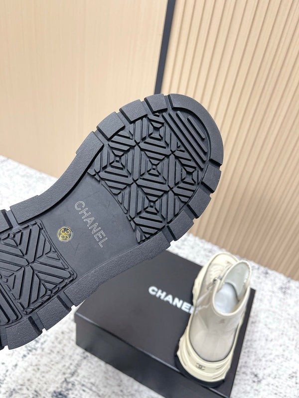 Baskets montantes décontractées Chanel à plateforme bleu clair en cuir de vachette 591370