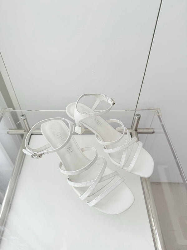 Chanel Croisière 26 Sandales 70mm en Agneau Blanc 597358