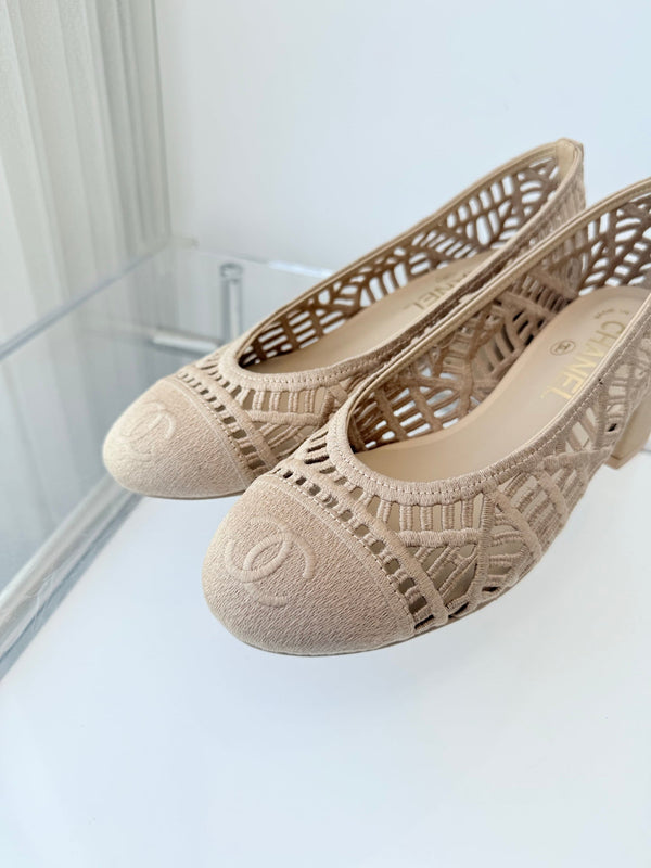 Chanel 26 Ladies 50 Ballet Flats Taupe in Fabric 597339