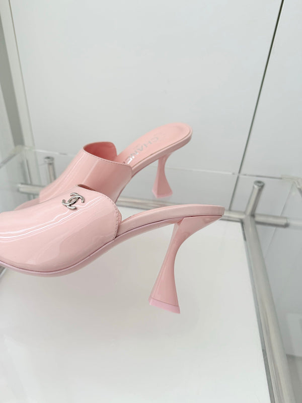 Chanel 26 Sandale 90 Rose en Cuir Verni 597371