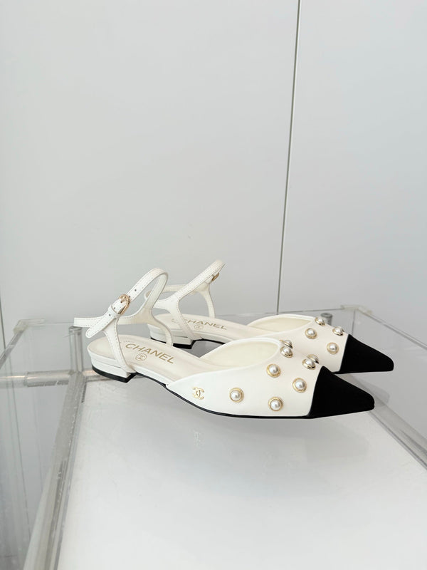 CC 26 Escarpins Slingback à bout perle blancs en agneau 597325