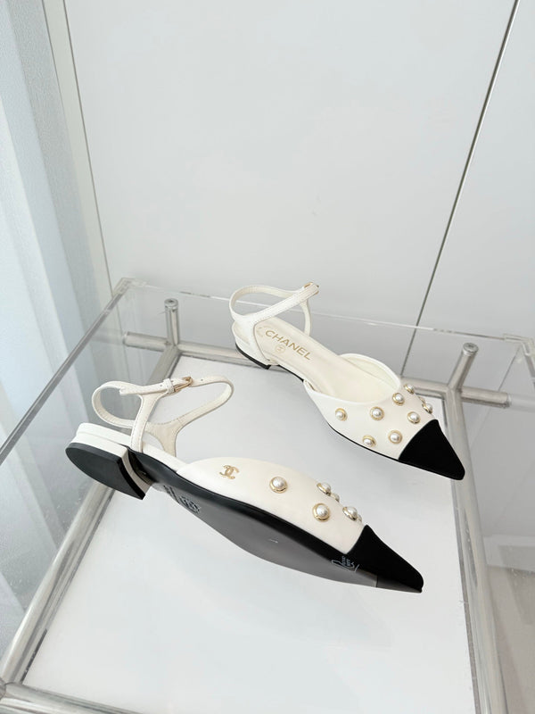CC 26 Escarpins Slingback à bout perle blancs en agneau 597325