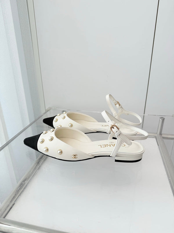 CC 26 Escarpins Slingback à bout perle blancs en agneau 597325