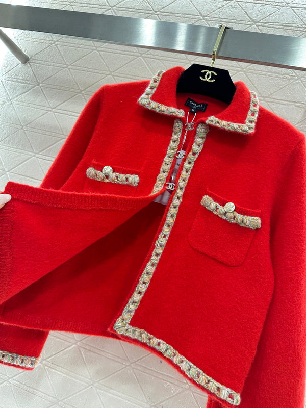 Cardigan en maille Chanel 25 à liseré contrastant rouge en laine 801436