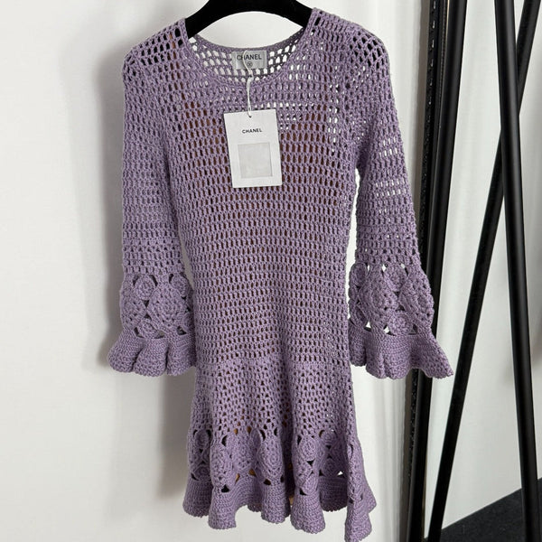 Robe longue évasée à manches longues en maille ajourée Chanel violet cachemire20254806