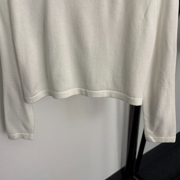 T-shirt en maille à manches longues Chanel avec logo Chanel brodé