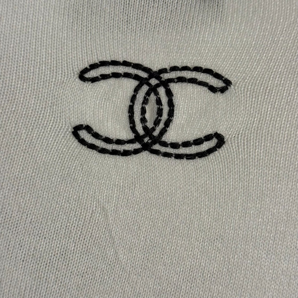 T-shirt en maille à manches longues Chanel avec logo Chanel brodé
