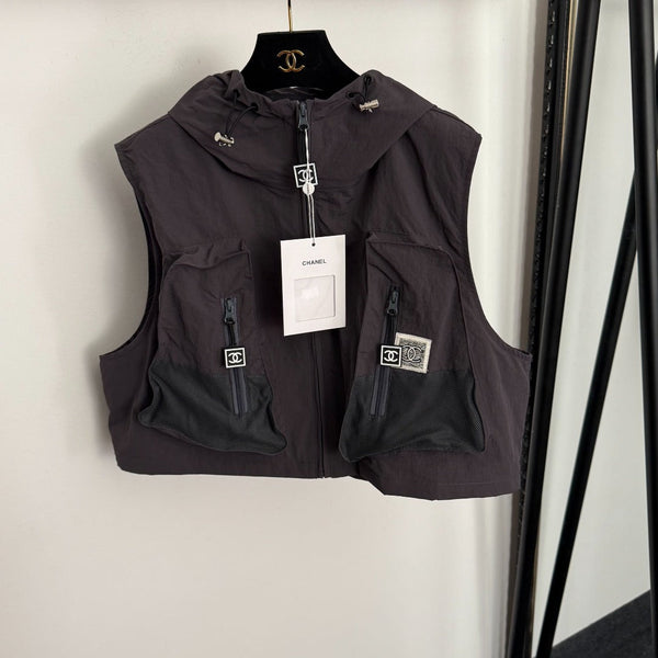 Gilet de travail Chanel sans manches à capuche