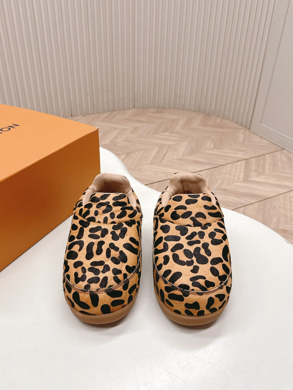 LV x Nigo Collaboration Yeti Sneakers Leopard in Suede Cowhide Leather 600793