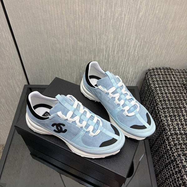 Chanel 26 Baskets Basses Matelassées Classiques Bleues en Cuir d'Agneau 602473