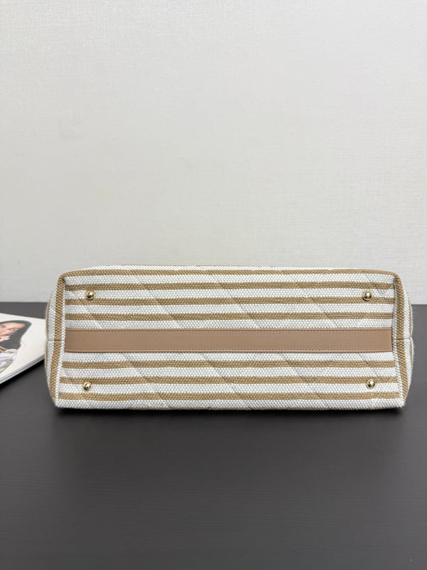 CC 26 Striped Woven Beach Bag 46 Beige in Cowhide