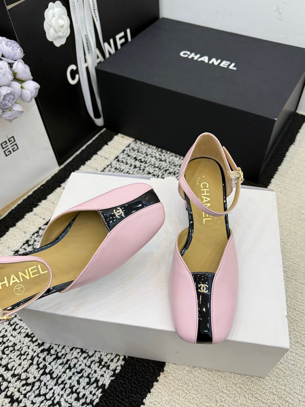 Chanel Classic Mary Janes Pink in Patent Leather 602167