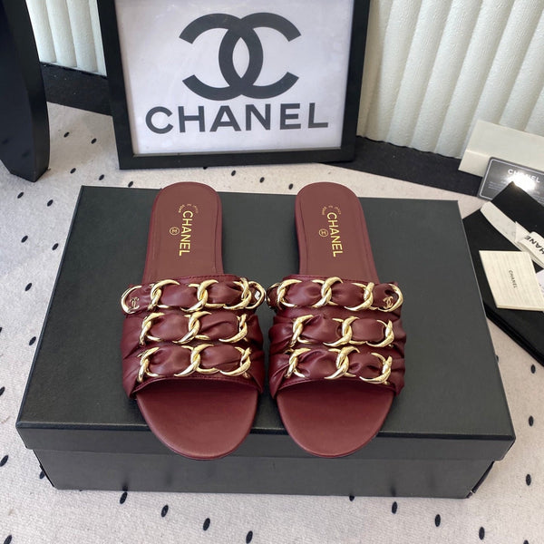 Mules en agneau matelassé bordeaux à chaîne Printemps Précoce Chanel Réf. A611718