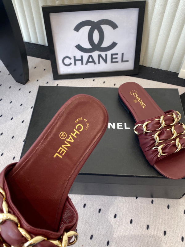 Mules en agneau matelassé bordeaux à chaîne Printemps Précoce Chanel Réf. A611718