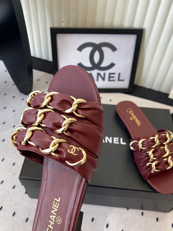 Mules en agneau matelassé bordeaux à chaîne Printemps Précoce Chanel Réf. A611718