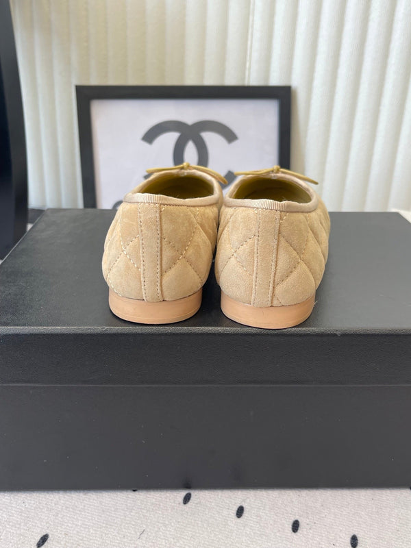 Ballerines CC jaunes en suède 611697
