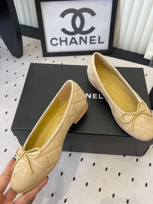 Ballerines CC jaunes en suède 611697